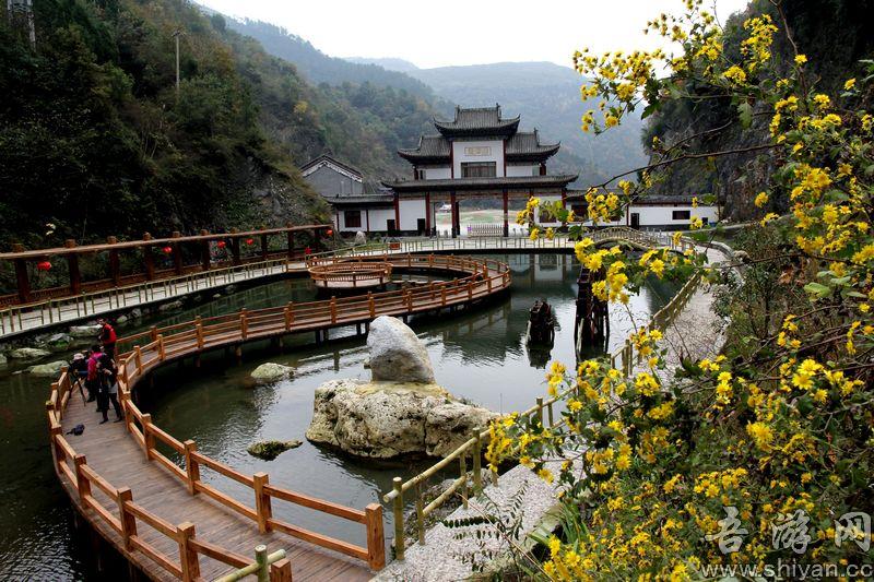 十堰到龙潭河旅游住宿_十堰到龙潭河住宿价格_十堰去龙潭河住哪里好